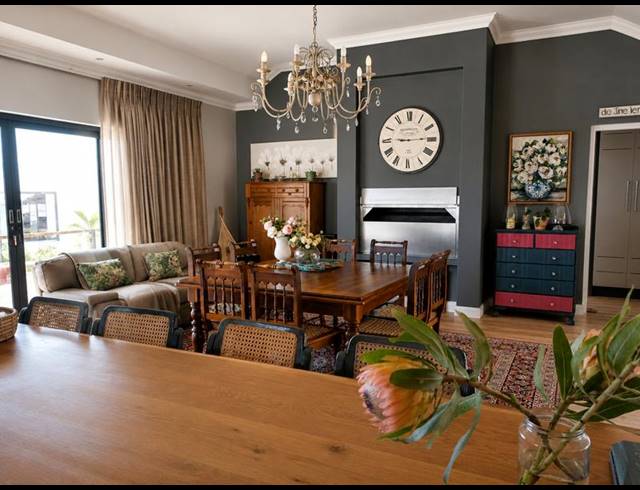 6 BEDROOM HOUSE FOR SALE IN PEARL BAY